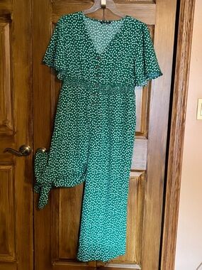 BloomChic Green Flowy Floral Print jumpsuit